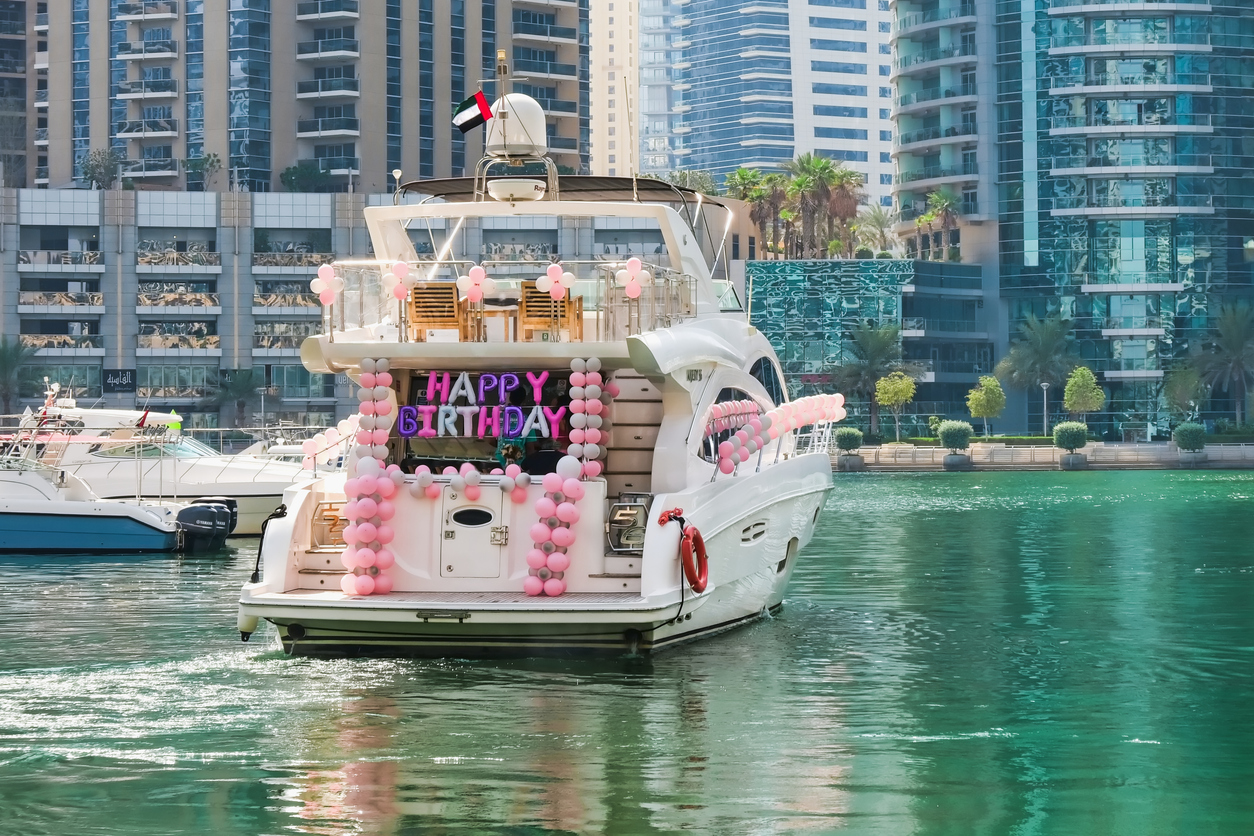 How To Plan a Perfect Birthday Party on a Yacht in Dubai and Make Your Day Special