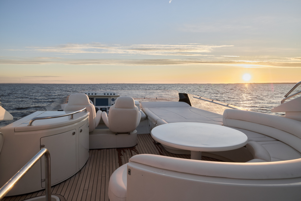 The 5-Star Service Onboard with the Crew of Dubai’s Best Yacht Rentals