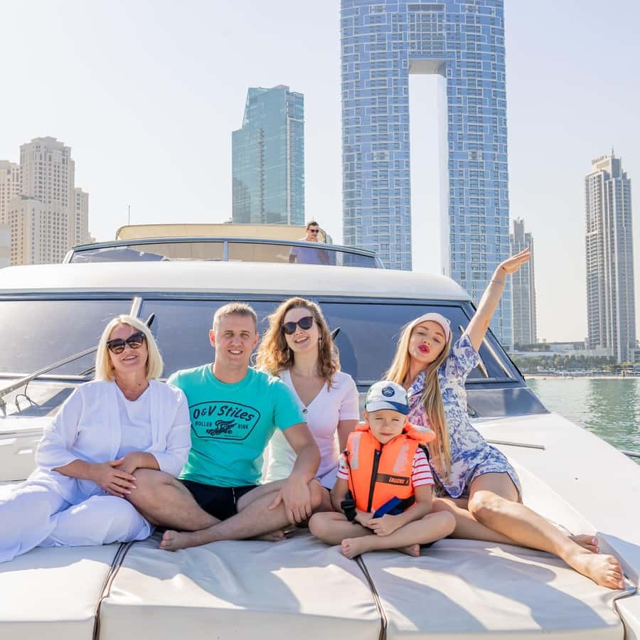 Can You Swim During a Dubai Yacht Tour? 