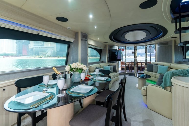 yacht/Dubai trip