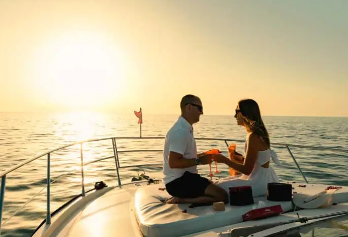 Private Yacht Hire in Dubai for an Unforgettable Sunset