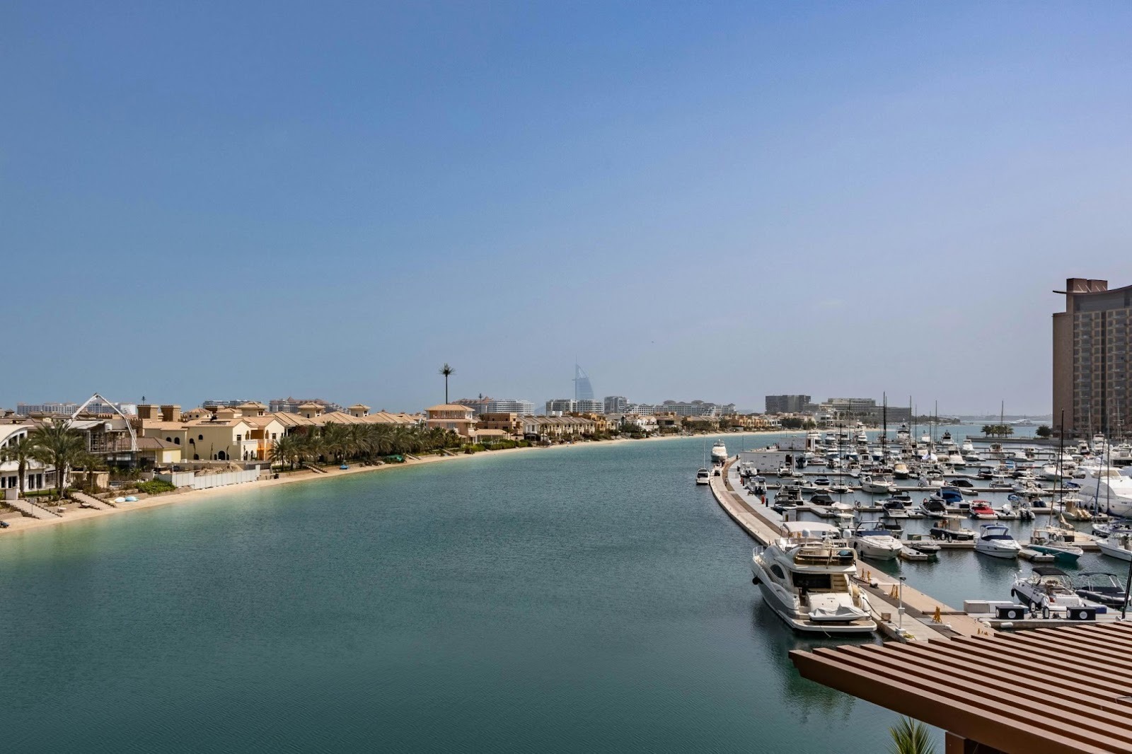 First-Time in Dubai? Try a Yacht Tour at Palm Jumeirah Now