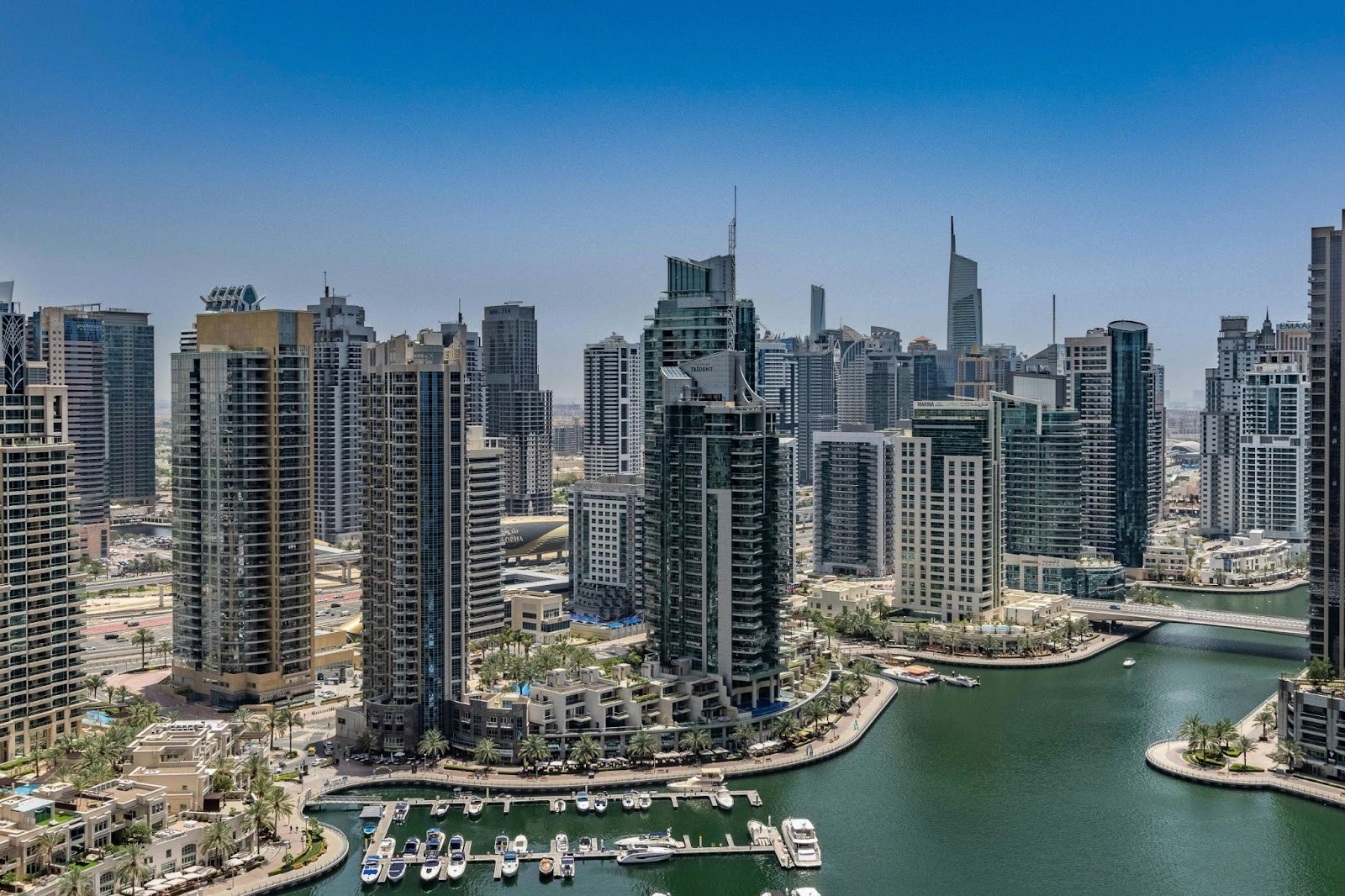 Why Palm Jumeirah Defines Luxury Yacht Rental in Dubai?