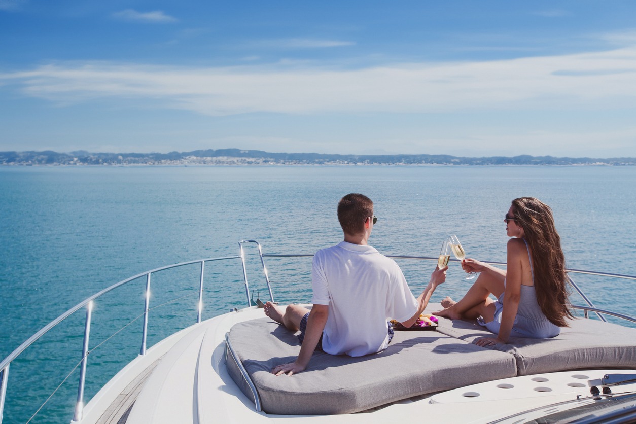 Romantic Dubai Yachts for Valentine’s Day