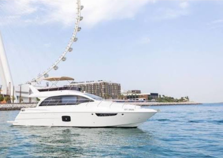 Best Yacht Rental Deals in Dubai for Groups and Families